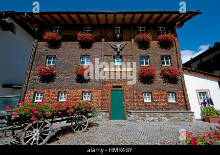 Tipico edificio nel villaggio di Maso Corto (Maso Corto), Val Senales (Val Senales), Trentino Alto Adige, Italia Foto Stock