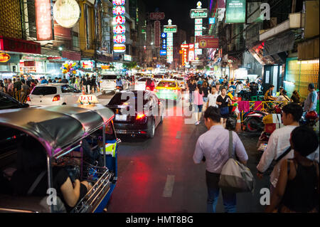 Strade frenetica di Chinatown a Bangkok Foto Stock