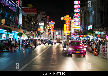 Strade frenetica di Chinatown a Bangkok Foto Stock