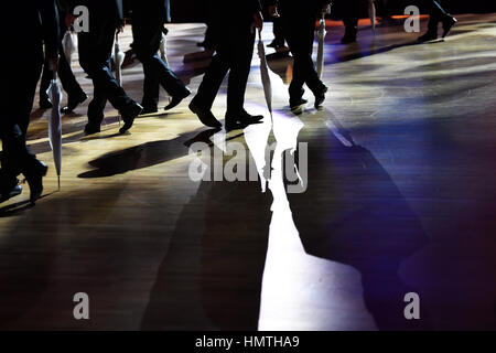 Dresden, Germania. 03Feb, 2017. Esordiente in danza al dodicesimo Semper Opera sfera di Dresda, in Germania, 03 febbraio 2017. Foto: Sebastian Kahnert/dpa-Zentralbild/dpa/Alamy Live News Foto Stock