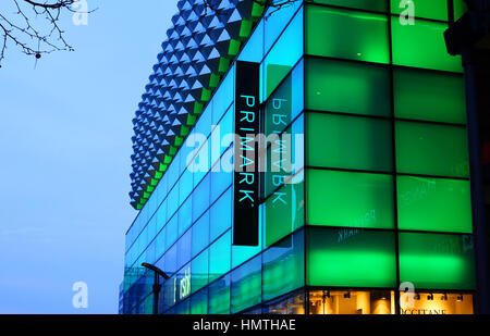 Dresden, Germania. 03Feb, 2017. Un ramo della catena di moda Primark a Dresda, Germania, 03 febbraio 2017. Foto: Jens Kalaene/dpa-Zentralbild/ZB/dpa/Alamy Live News Foto Stock