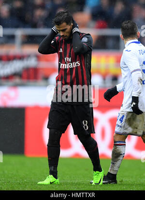 Milano, Italia. 5 febbraio, 2017. AC Milan di Suso reagisce durante la serie di una partita di calcio contro la Sampdoria a Milano. La Sampdoria ha vinto 1-0. Credito: Alberto Lingria/Xinhua/Alamy Live News Foto Stock