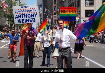 Anthony Weiner a Gah Pride Parade Foto Stock