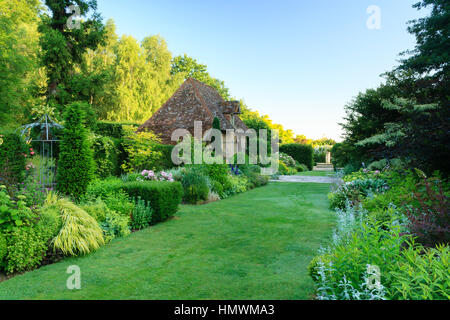 Un fienile in Jardins du pays d'Auge, Normandia, Francia. Foto Stock