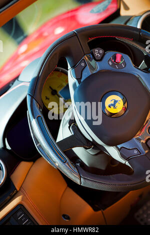 La Ferrari California T DD HELE S-auto interno con volante dettaglio Foto Stock