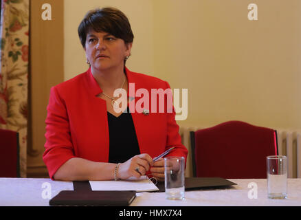 DUP leader Arlene Foster fa un discorso a casa Brownlow in LURGAN, CO ARMAGH, per lanciare il partito della campagna per il Northern Ireland Assembly elezione. Foto Stock