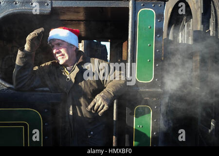 Walllingford Oxford Regno Unito volontari al Cholsey e Wallingford ferroviaria patrimonio di lavoro e preparare i treni a vapore. Foto Stock