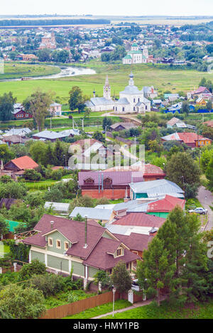 La strada principale della città di Suzdal vista aerea Foto Stock