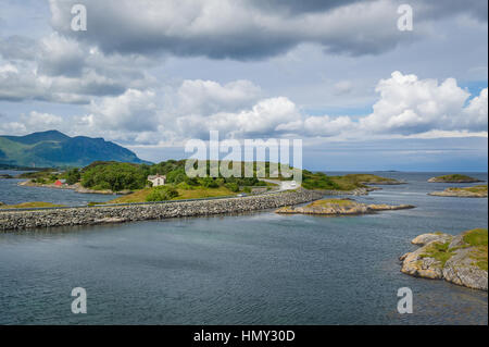 Natura norvegese a Atlantic Road. Foto Stock