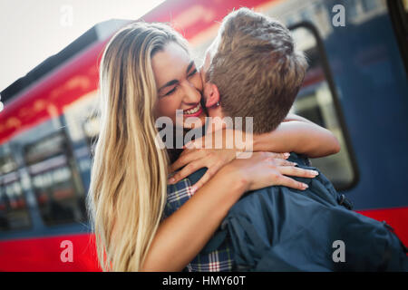 Matura in amore incontro nuovamente dopo separazione lunga Foto Stock