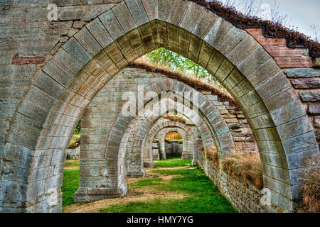 Luglio 2016, le rovine del monastero di Alvastra in Ostergotland (Est Gothland) in Svezia, HDR-tecnica Foto Stock