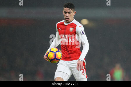 Gabriel Paulista durante la Premier League Arsenal V Watford all'Emirates Stadium di Londra. SOLO PER USO EDITORIALE Foto Stock