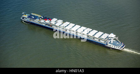 Forenso nave cargo, auto nave cargo, nave da carico con piccoli autocarri, le vie navigabili, il fiume Reno a Rheinberg, distretto della Ruhr Foto Stock