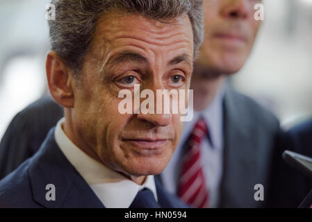 Buenos Aires, Argentina - 6 Maggio 2016: il francese ex presidente e capo della Francia Les Republicains partito Nicolas Sarkozy durante una visita alle forme Foto Stock