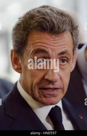 Buenos Aires, Argentina - 6 Maggio 2016: il francese ex presidente e capo della Francia Les Republicains partito Nicolas Sarkozy durante una visita alle forme Foto Stock