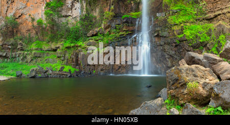 Il Lone Creek Falls, una delle fermate lungo il percorso panoramico vicino al Fiume Blyde Canyon in Sud Africa. Foto Stock