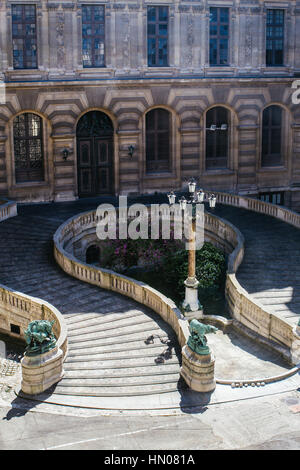 Fasi di un cantiere al palazzo del Louvre e con una lanterna in medio Foto Stock