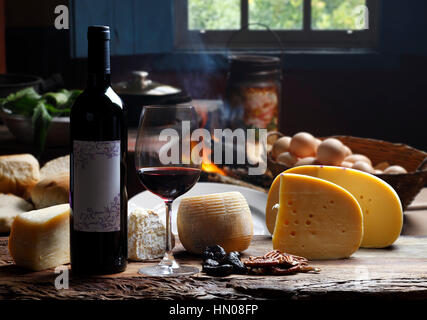 formaggio e vino Foto Stock