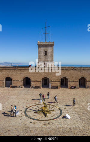 Cortile del Castello di Montjuic a Barcellona, Spagna Foto Stock