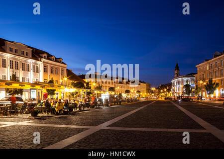 VILNIUS, Lituania - 20 ago 2015. La vita notturna nella vecchia città europea. Foto Stock