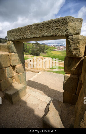 Ingapirca, Inka architettura, pareti in pietra ingresso Foto Stock