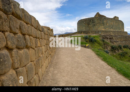 Luglio 16,2016 Cuenca, Ecuador: monumento religioso nel centro storico della città coloniale Foto Stock