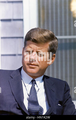 JOHN F. Kennedy (1917-1963) durante un CBS TV intervista 2 settembre 1963. Foto Stock