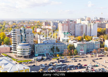 Panorama della città russa dal volo degli uccelli Foto Stock