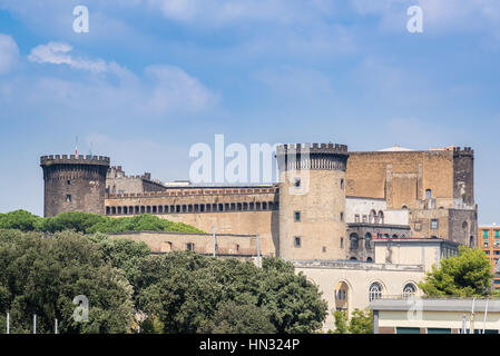 Vista su Castel dell'Ovo a Napoli, Italia Foto Stock