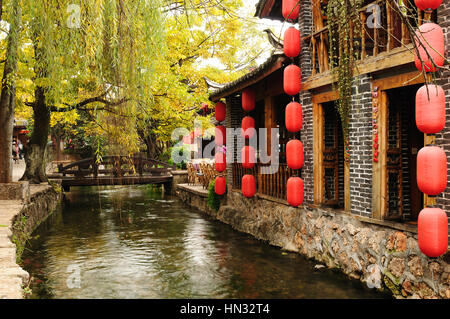 Lijiang in città vecchia architettura in legno dettaglio, Cina. Nella provincia dello Yunnan Foto Stock