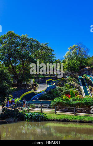 Miniera di valanghe presso la natura regno di Casela mondo di avventure leisure park, Cascavelle, Mauritius. La miniera di valanga è un giro all'interno di un inflata Foto Stock