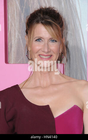 Hollywood, California, USA. 7 febbraio, 2017. Laura Dern. Los Angeles Premiere di HBO la serie limitata ''Un piccolo grande menzogna " tenutasi presso la Cinese TCL 6 Teatro. Credito: Birdie Thompson/AdMedia/ZUMA filo/Alamy Live News Foto Stock