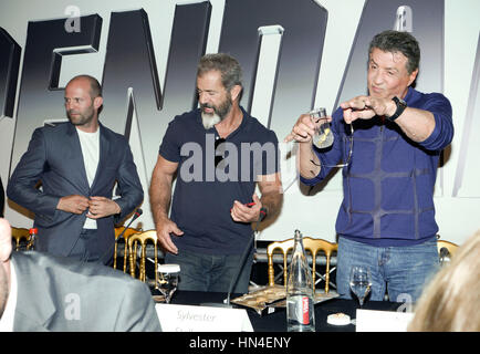 Jason Stratham, sinistra, Mel Gibson, centro e Sylvester Stallone presso le parti soggette a usura 3 conferenza stampa al festival di pellicola di Cannes il 18 maggio 2014, a Cannes, Francia. Foto di Francesco Specker Foto Stock