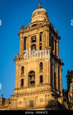 La Cattedrale metropolitana dell'assunzione della beatissima Vergine Maria in Cielo è la cattedrale più grande nelle Americhe, in Città del Messico. Foto Stock