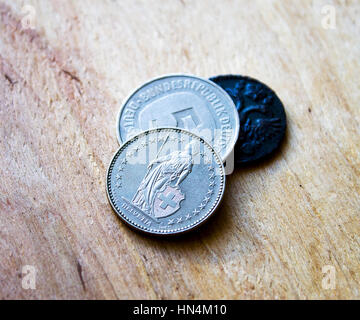Di vecchie monete della Russia 1731,antica moneta della russia,confronto con una moneta di Europa Foto Stock