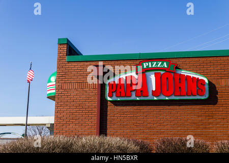 Indianapolis - Circa Febbraio 2017: Papa John's Take-Out Ristorante Pizzeria. Papa Giovanni è il terzo più grande take-out e consegna pizza in catena in w Foto Stock