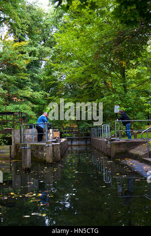 Lubbenau Brandenburg Germania. Azionati a mano in blocco la Spreewald Germania Foto Stock