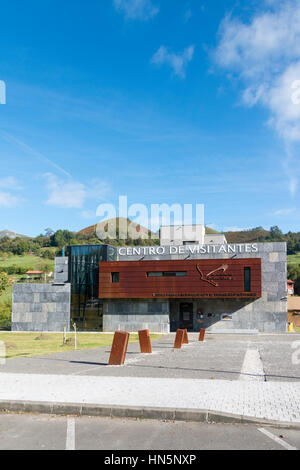 Le montagne del Gipeto Visitor Center per la biodiversità e la sostenibilità a Benia de Onis Spagna settentrionale Foto Stock