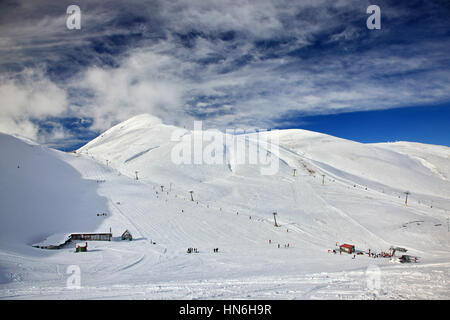 Te un rifugio di montagna vicino al centro sciistico di Velouchi (o 'Tymphristos') montagna, Evrytania, Grecia centrale. Foto Stock