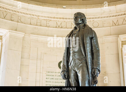 Thomas Jefferson Memorial con statua in bronzo Foto Stock