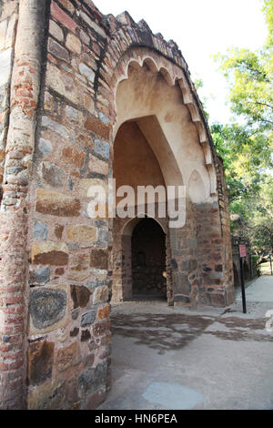 Ingresso di Qutab Minar complesso a Mehrauli, New Delhi...l'India. (Foto Copyright © Saji Maramon) Foto Stock