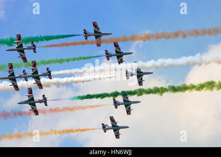 VOLKEL, Paesi Bassi - 15 giugno 2013: l'italiano del team di dimostrazione delle Frecce Tricolori effettuando al Dutch Air Force Open Days. Il team sarà ri Foto Stock