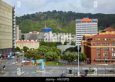 Wellington con il Parlamento e Victoria edifici universitari, Wellington, Nuova Zelanda Foto Stock