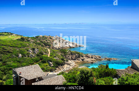 Vista della baia e del campo da golf, Sperone, Corsica, Francia Foto Stock