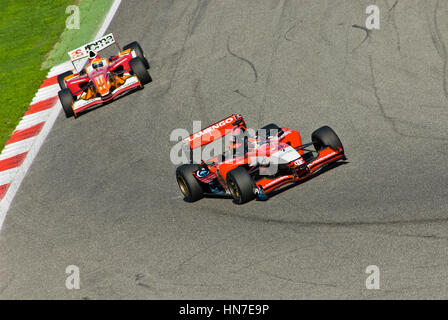 Circuito di Vallelunga, Roma, Italia - 2 novembre 2008. Superleague Formula, le vetture in pista durante gara 1 Foto Stock