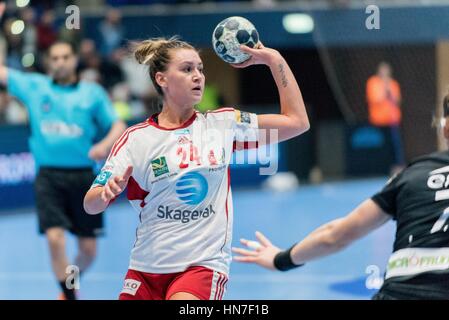 27 gennaio 2017: Amanda Kurtovic #24 di Larvik durante la EHF Donne in Champions League 2016-2017 gioco tra FC CSM Bucharest ROU e Larvik (NOR) a campi sportivi polivalenti Hall, Bucarest, Romania ROU. Foto: CronosFoto/Catalin Soare Foto Stock