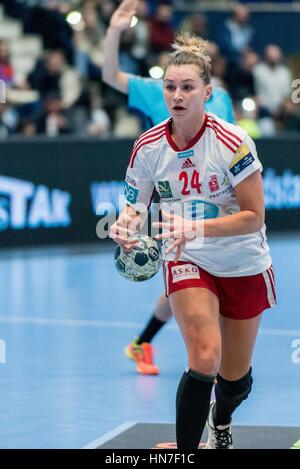 27 gennaio 2017: Amanda Kurtovic #24 di Larvik durante la EHF Donne in Champions League 2016-2017 gioco tra FC CSM Bucharest ROU e Larvik (NOR) a campi sportivi polivalenti Hall, Bucarest, Romania ROU. Foto: CronosFoto/Catalin Soare Foto Stock