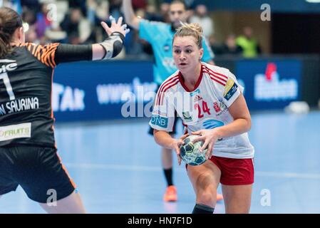 27 gennaio 2017: Amanda Kurtovic #24 di Larvik durante la EHF Donne in Champions League 2016-2017 gioco tra FC CSM Bucharest ROU e Larvik (NOR) a campi sportivi polivalenti Hall, Bucarest, Romania ROU. Foto: CronosFoto/Catalin Soare Foto Stock