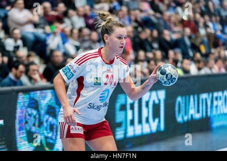 27 gennaio 2017: Amanda Kurtovic #24 di Larvik durante la EHF Donne in Champions League 2016-2017 gioco tra FC CSM Bucharest ROU e Larvik (NOR) a campi sportivi polivalenti Hall, Bucarest, Romania ROU. Foto: CronosFoto/Catalin Soare Foto Stock