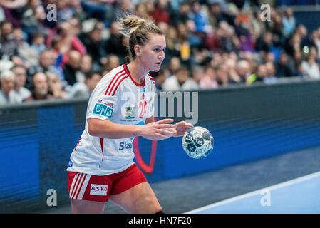 27 gennaio 2017: Amanda Kurtovic #24 di Larvik durante la EHF Donne in Champions League 2016-2017 gioco tra FC CSM Bucharest ROU e Larvik (NOR) a campi sportivi polivalenti Hall, Bucarest, Romania ROU. Foto: CronosFoto/Catalin Soare Foto Stock